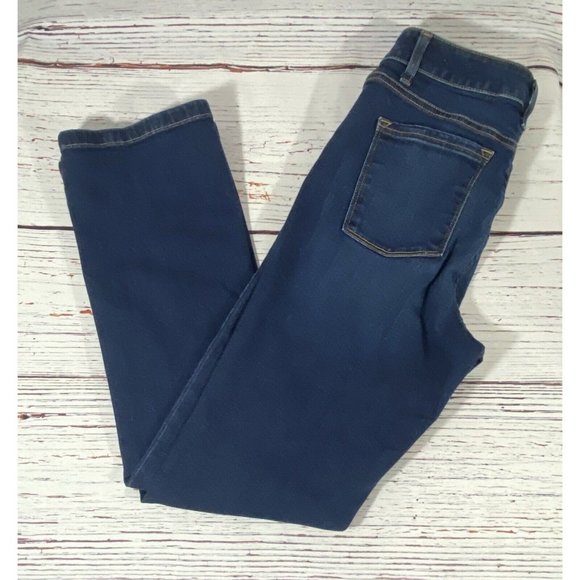 L L Bean Jeans Classic Fit Sz 4 Blue Denim Five Pockets Straight Leg Mid Rise - Picture 6 of 12